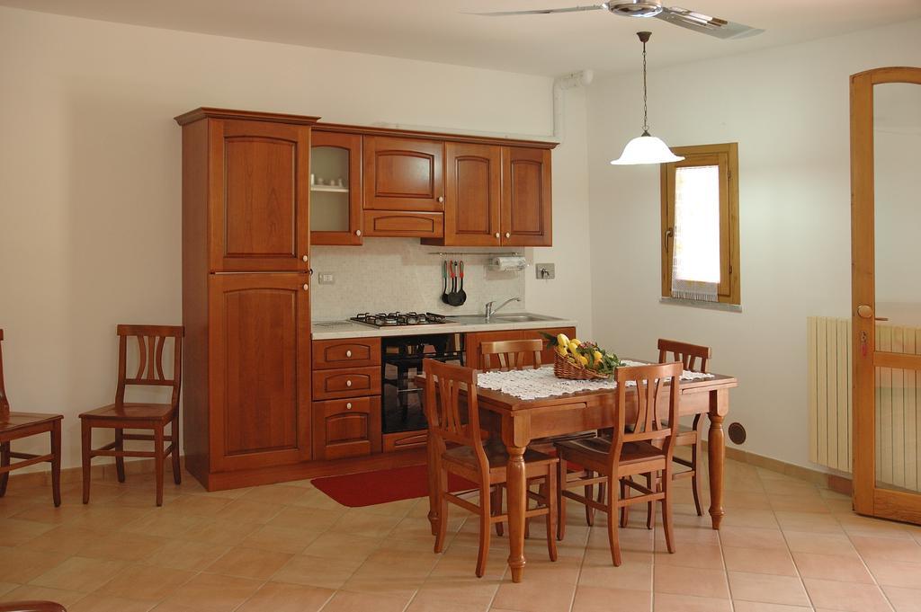 Agriturismo Podere Gozzuto Гаворрано Номер фото